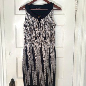 Shift dress with detail cut-outs over black lining